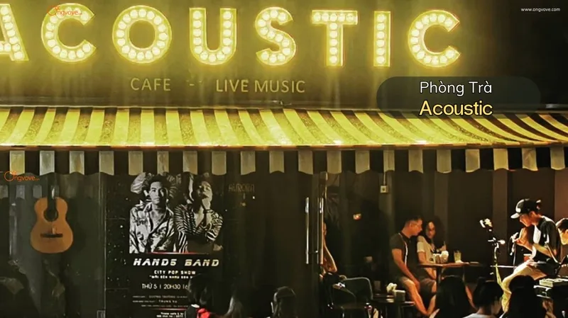 Không gian nhỏ giúp acoustic trở nên gần gũi, ấm cúng và dễ kết nối với khán giả.