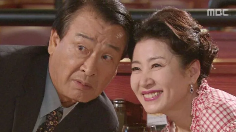 Lee Soon Jae và Kim Ja Ok mang đến màu sắc trưởng thành, hài hước và giàu cảm xúc cho bộ phim.