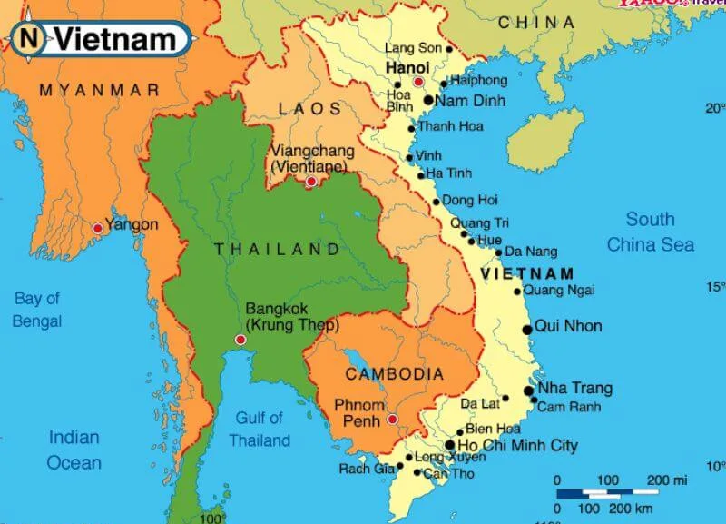 Việt Nam có đường biên giới đất liền tiếp giáp ba quốc gia: Trung Quốc, Lào và Campuchia, tạo nên mạng lưới giao thương và giao lưu văn hóa đa dạng.