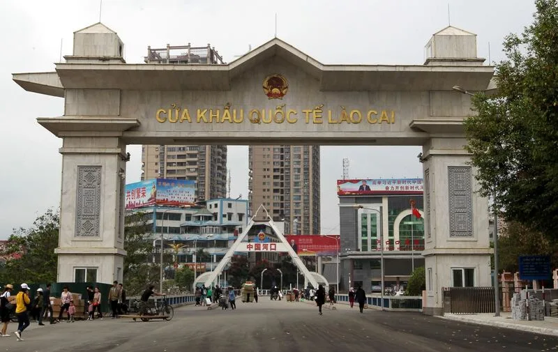 Cửa khẩu Hữu Nghị, Móng Cái và Lào Cai là những điểm kết nối quan trọng trong giao thương Việt Nam - Trung Quốc.