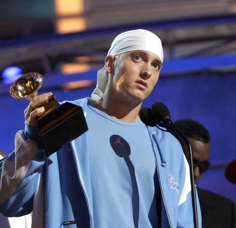 Di sản Eminem không chỉ được đo bằng doanh số hay giải thưởng mà còn nằm ở khả năng biến những tổn thương cá nhân thành câu chuyện có sức đồng cảm toàn cầu.