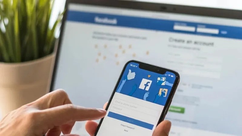 Facebook phát triển từ một website dành cho sinh viên thành mạng xã hội có phạm vi toàn cầu