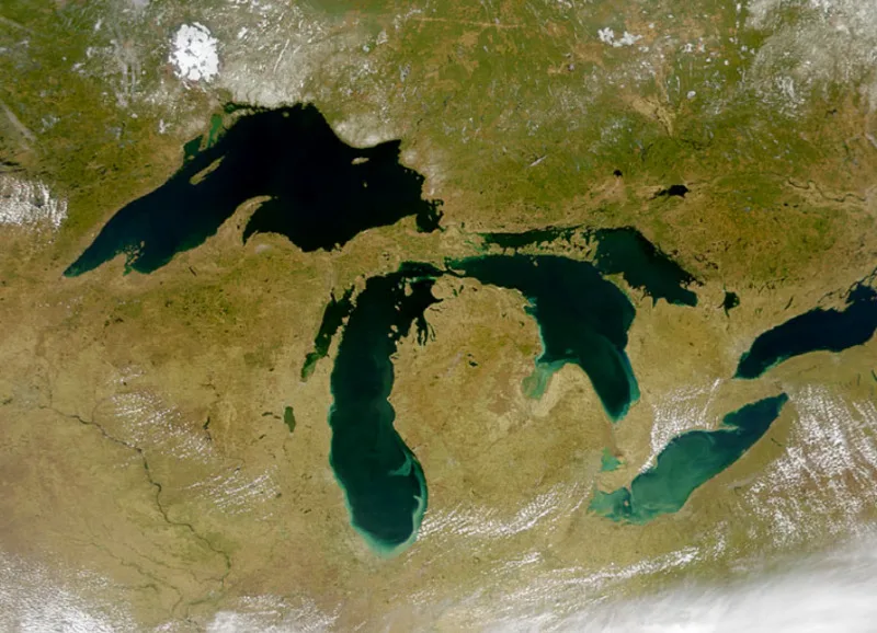 Hồ Michigan là một trong những hồ lớn nhất thế giới và nằm hoàn toàn trong lãnh thổ Mỹ