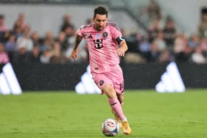 Messi đá ở vị trí nào qua từng giai đoạn sự nghiệp đỉnh cao?